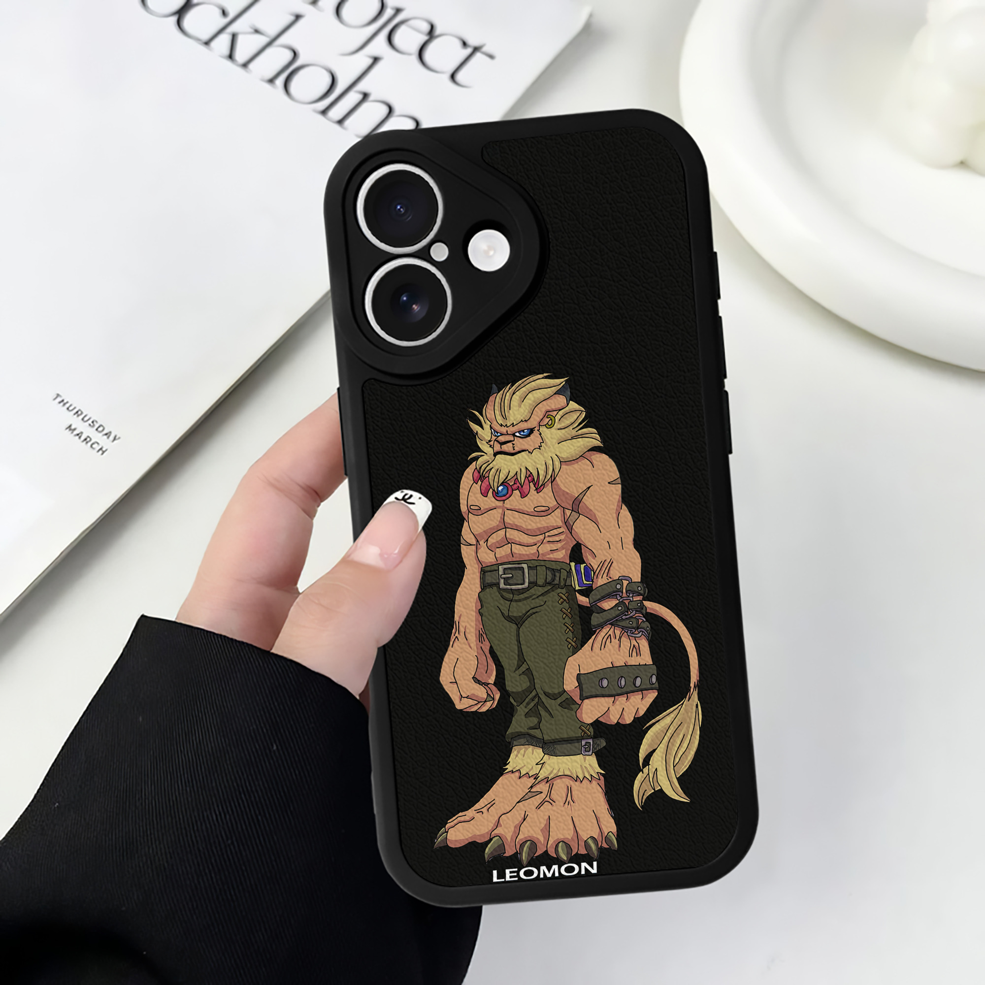 （画像用） Digimon デジタルモンスター/デジモン 【iPhone 16シリーズ対応】シリコンスマホケース（レザー調） 材質：シリコン